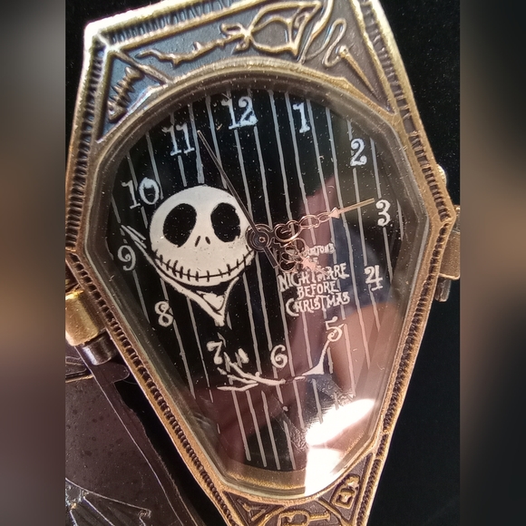 NIGHTMARE BEFORE CHRISTMAS WATCH NECKLACE NEW - Picture 3 of 6